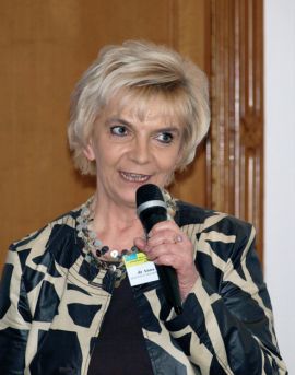 dr Anna Izewska